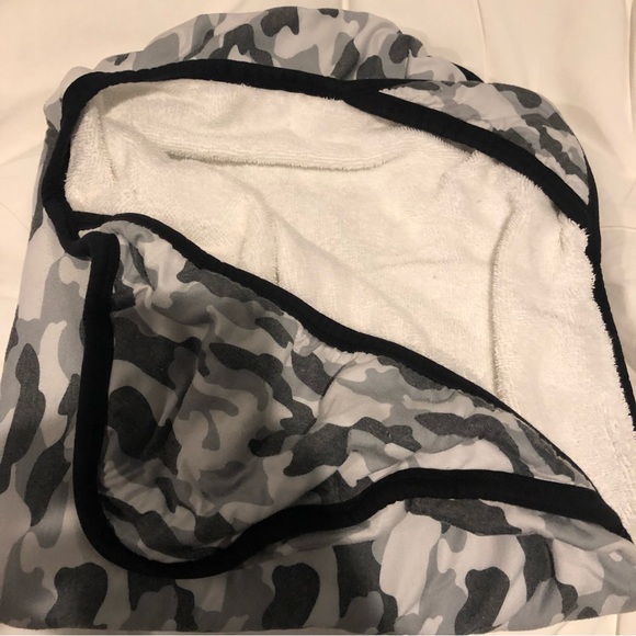 Copper Pearl Gunnar Camo Knit Hooded Towels - Picture 5 of 6